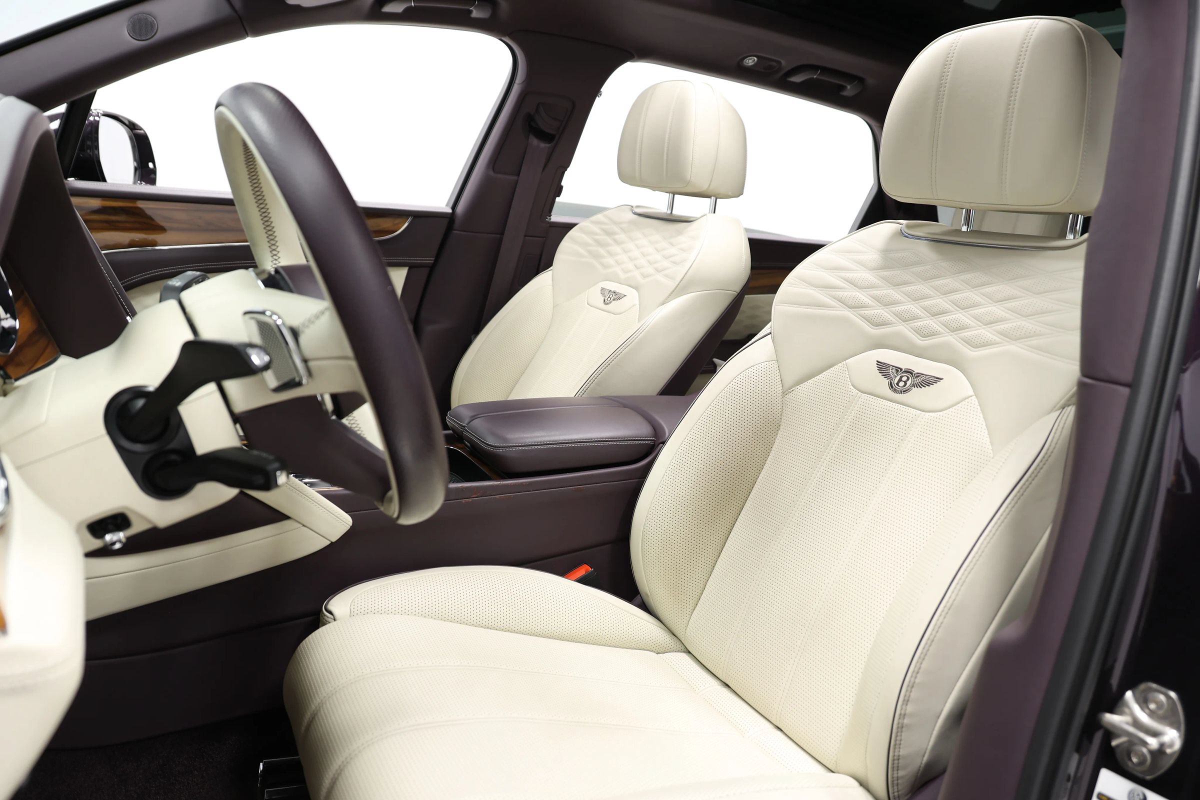 Used 2023 Bentley Bentayga Extended Wheelbase AWD/4WD image 20