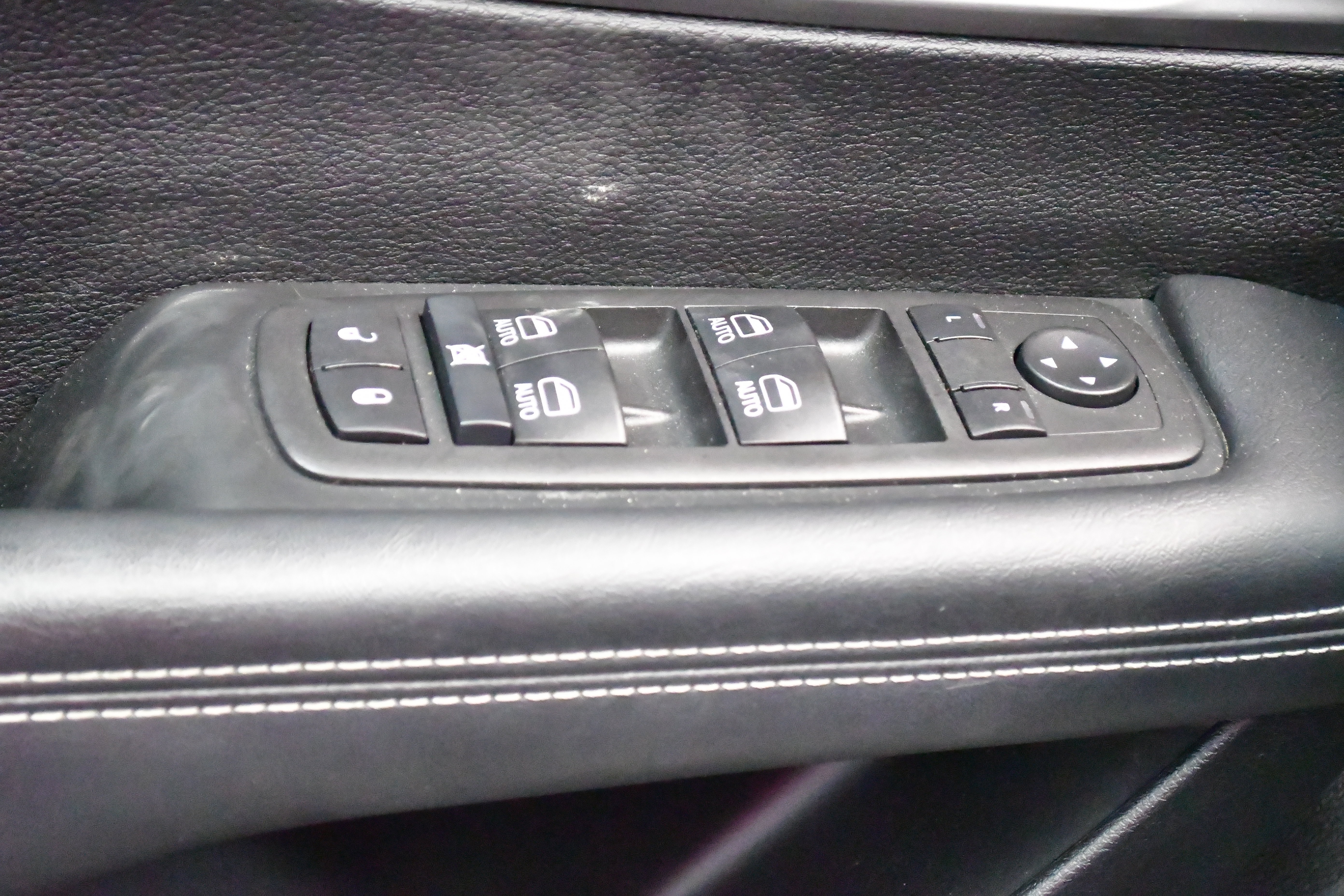 Used 2025 Chrysler Pacifica Select FWD image 17