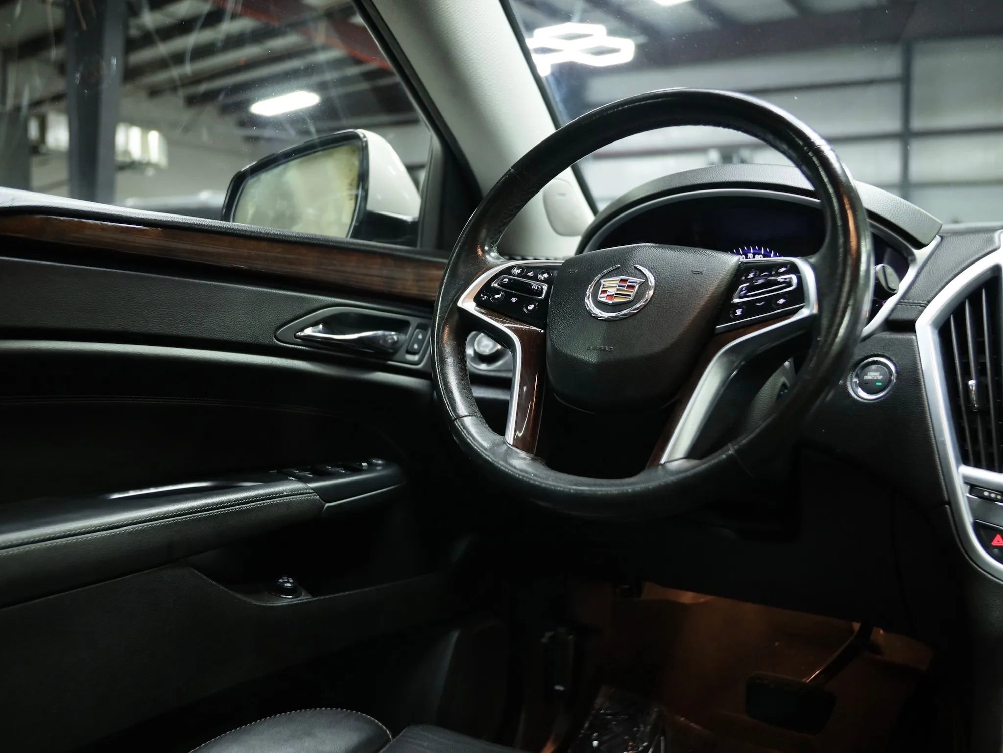 Used 2014 Cadillac SRX Luxury w/ Driver Awareness Package image 34