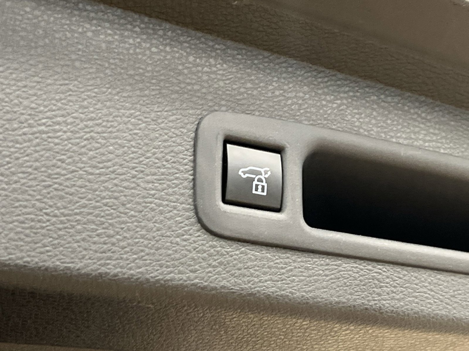 Used 2025 Toyota Sienna XLE image 26