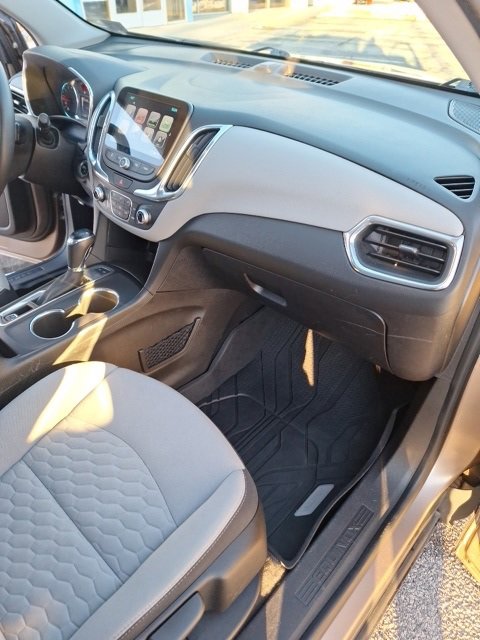 Used 2018 Chevrolet Equinox LT w/ Sun & Infotainment Package image 26