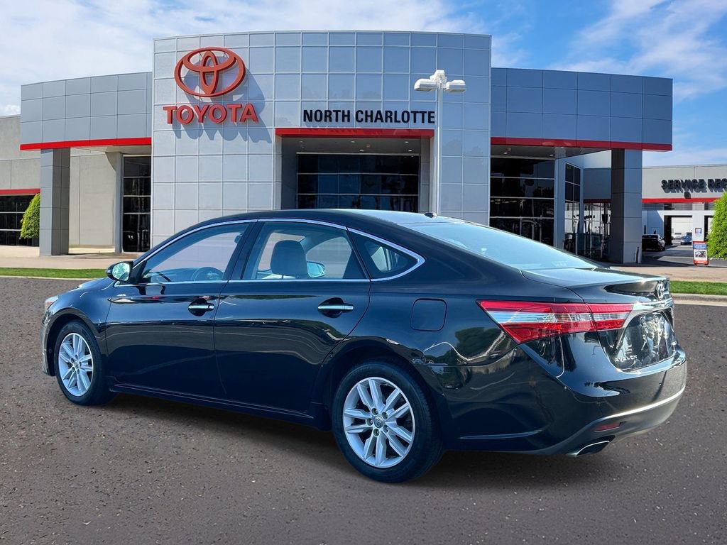 Used 2015 Toyota Avalon XLE FWD image 4