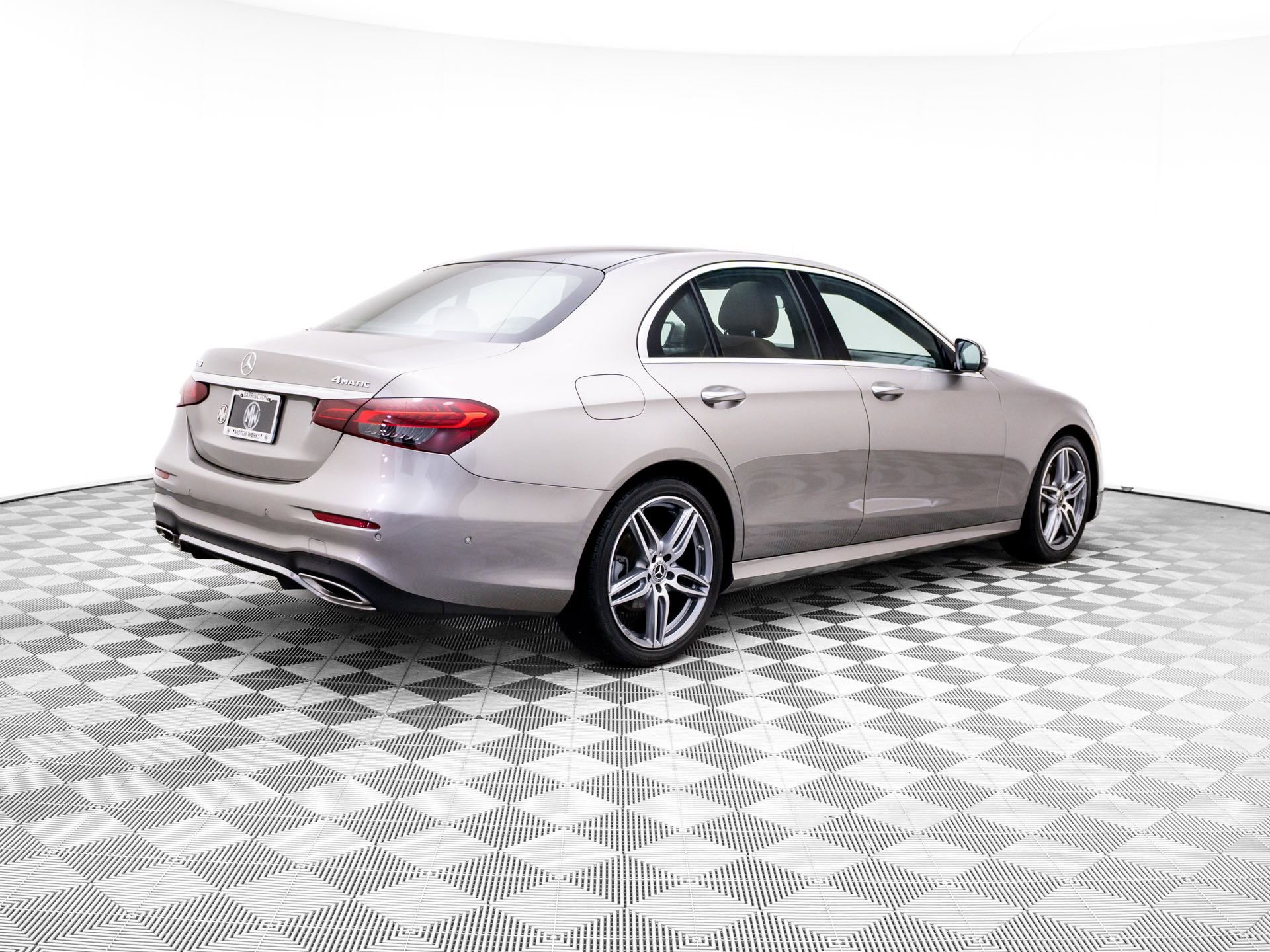 Used 2021 Mercedes-Benz E 350 4MATIC Sedan image 5