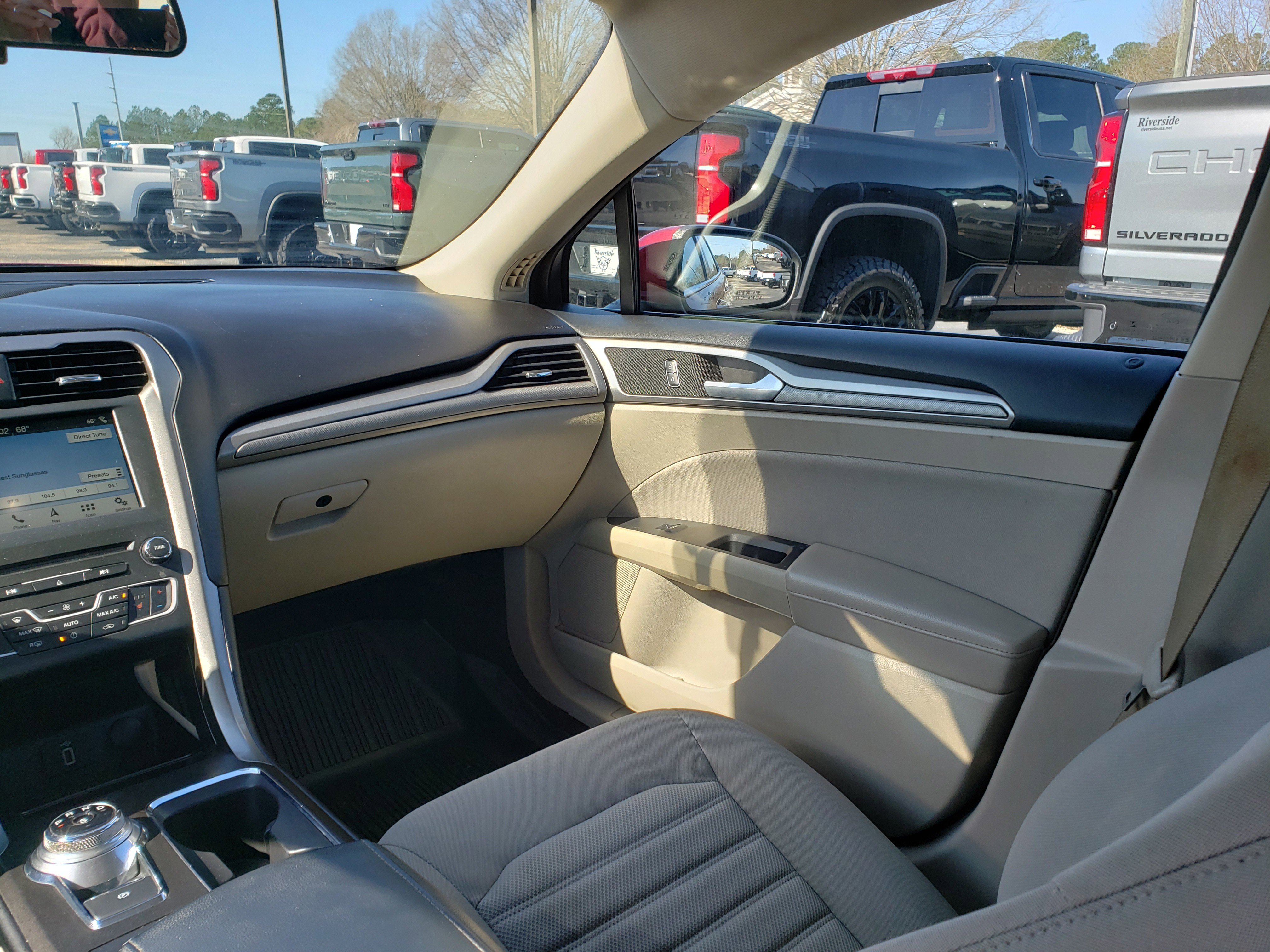 Used 2018 Ford Fusion SE w/ Fusion SE Technology Package image 35