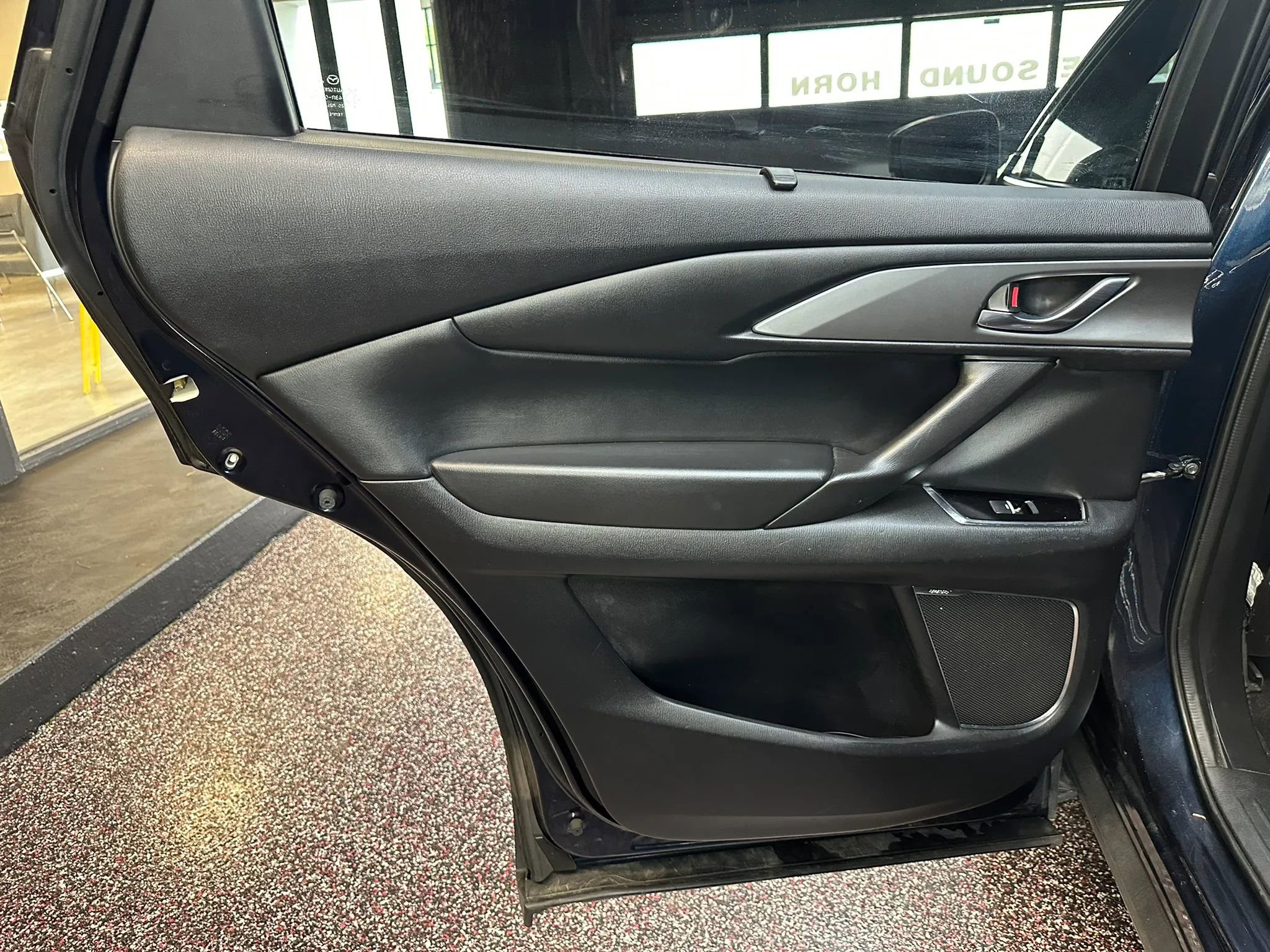 Used 2018 MAZDA CX-9 Touring w/ Touring Premium Package AWD/4WD image 20