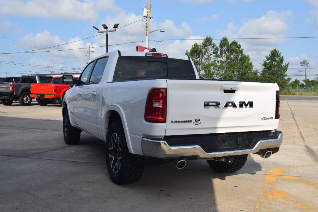 Used 2025 RAM 1500 Laramie AWD/4WD image 5