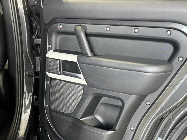 New 2024 Land Rover Defender 110 SE AWD/4WD image 36
