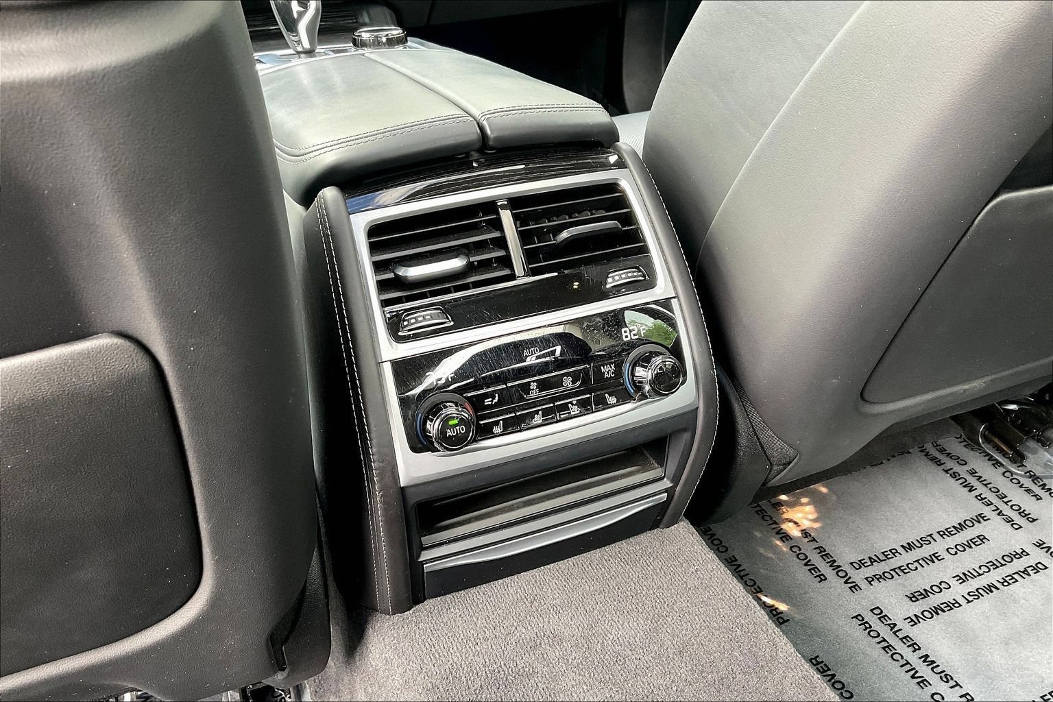 Used 2021 BMW 740i xDrive w/ Luxury Rear Seating Package AWD/4WD image 10