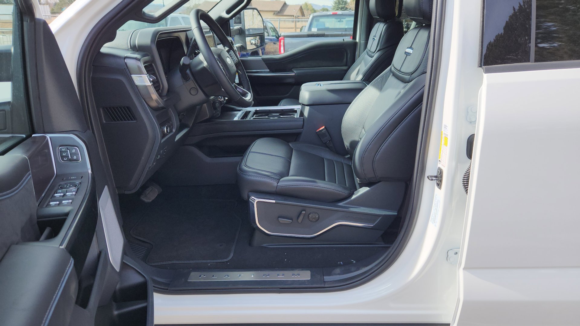 New 2026 Ford F250 Platinum w/ Tremor Off-Road Package image 24