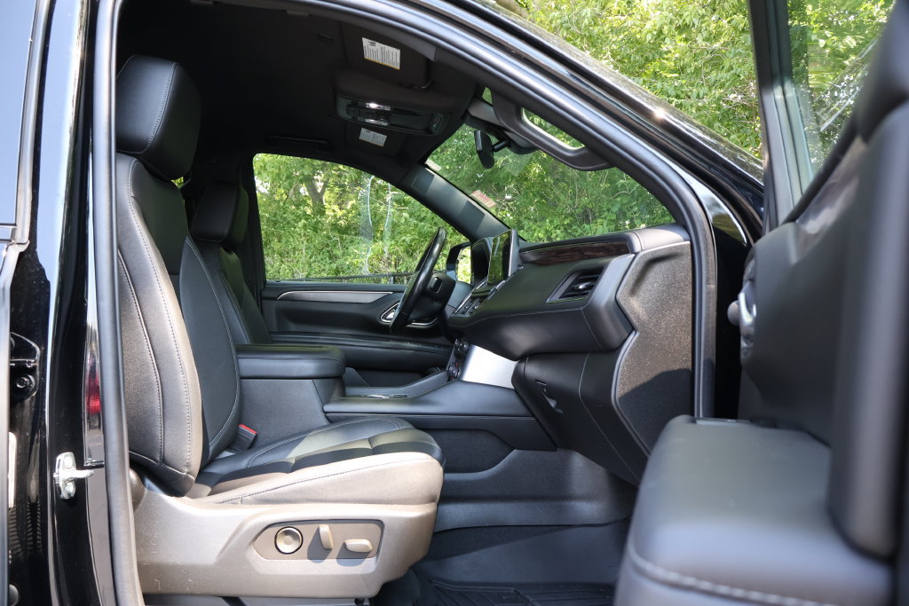 Certified 2022 Chevrolet Tahoe Z71 w/ Z71 Off-Road Package AWD/4WD image 41