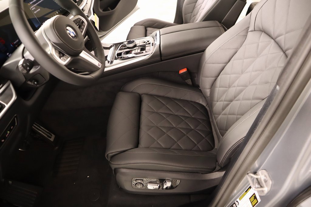 New 2026 BMW X7 xDrive40i w/ Executive Package image 12