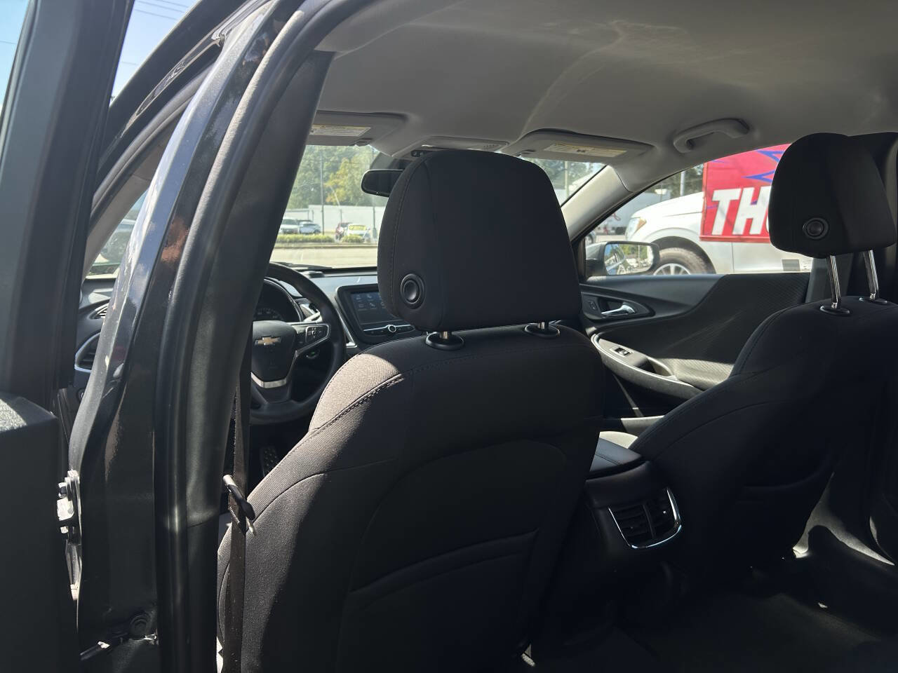 Used 2016 Chevrolet Malibu LT image 17