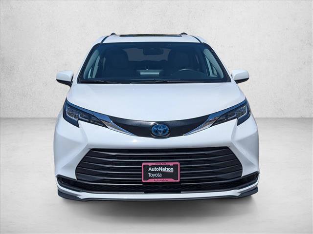 Used 2021 Toyota Sienna LE w/ LE Plus Package AWD/4WD image 2