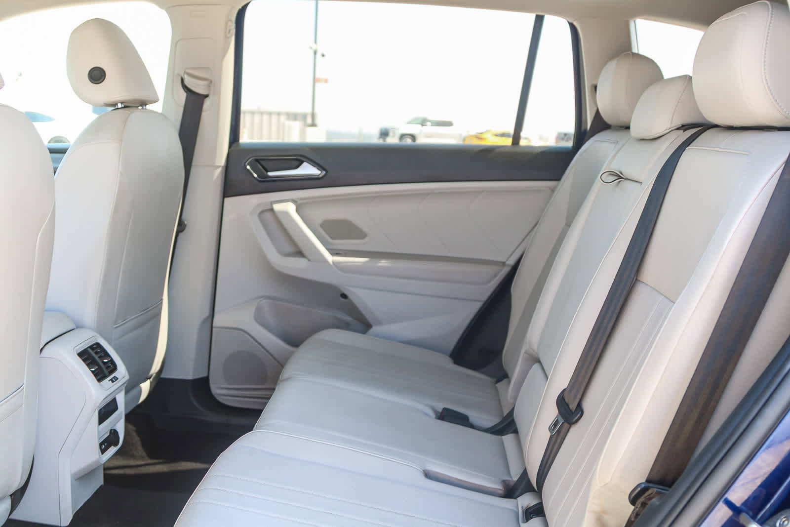 Used 2022 Volkswagen Tiguan SE image 19