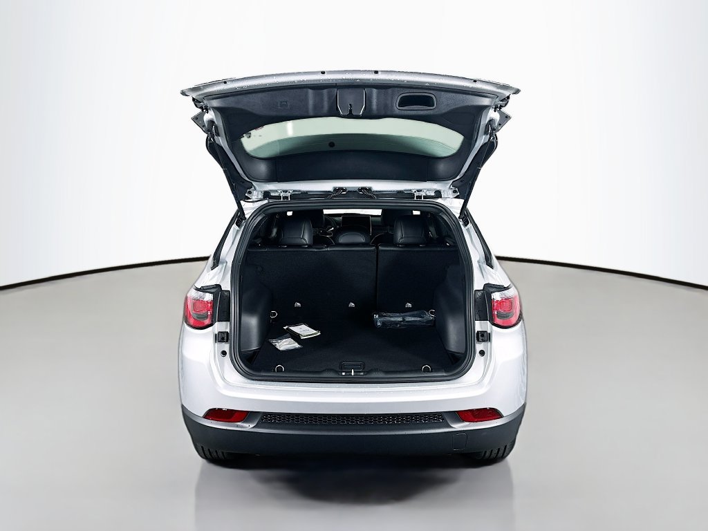 New 2026 Jeep Compass Latitude AWD/4WD image 16