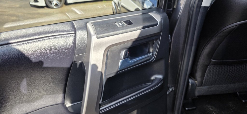 Used 2016 Toyota 4Runner SR5 Premium RWD image 10