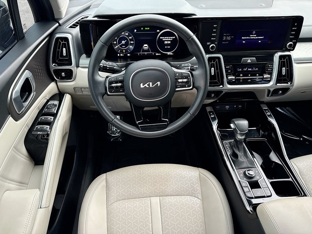 Used 2023 Kia Sorento SX AWD/4WD image 17