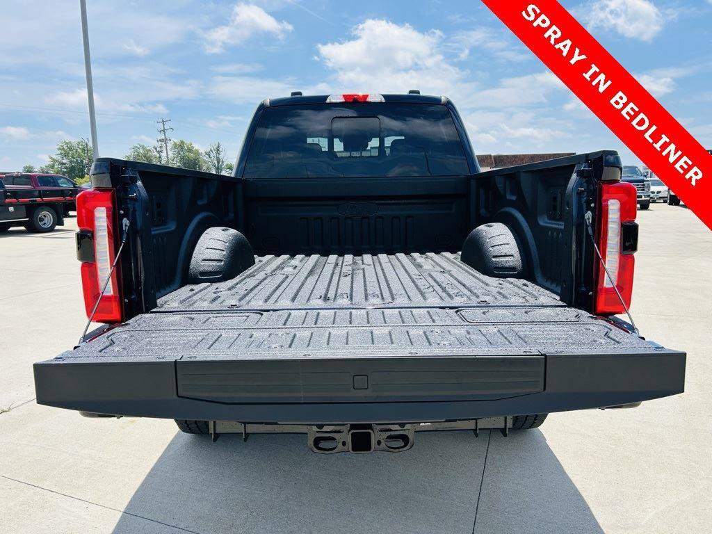 New 2025 Ford F250 Lariat w/ Black Appearance Package image 32