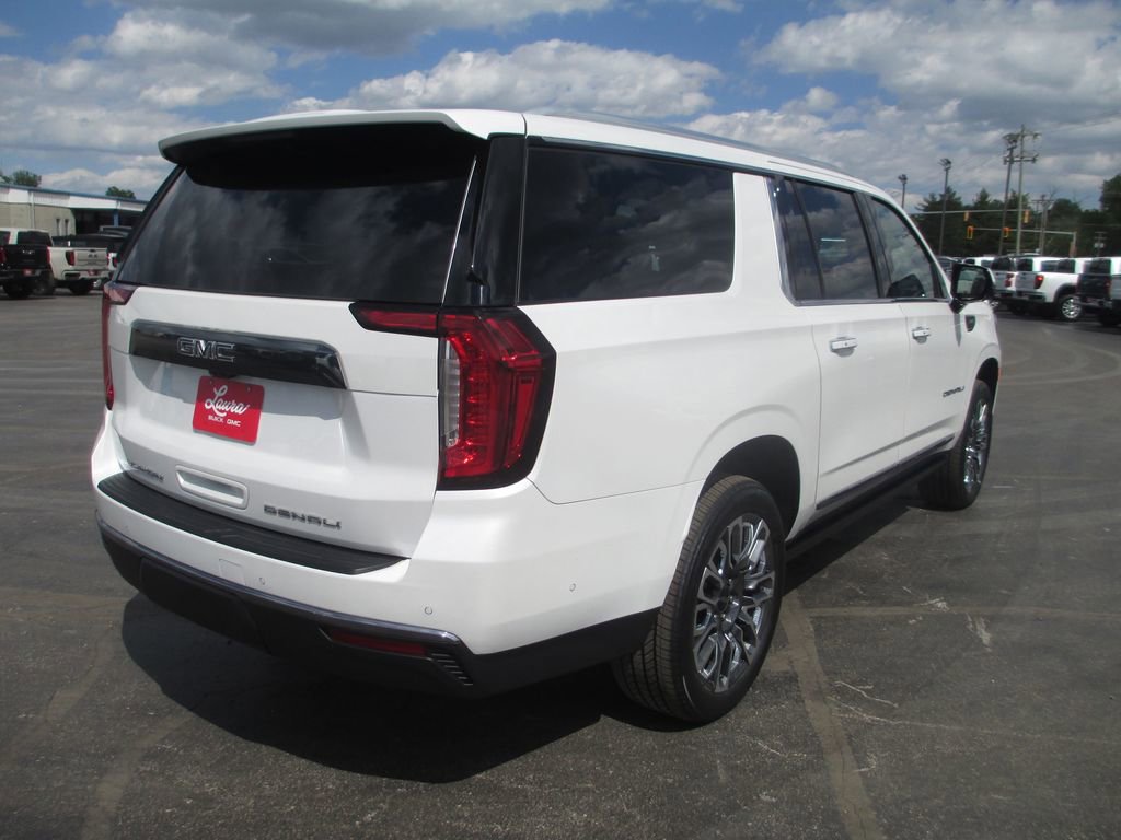 Used 2024 GMC Yukon XL Denali Ultimate AWD/4WD image 6