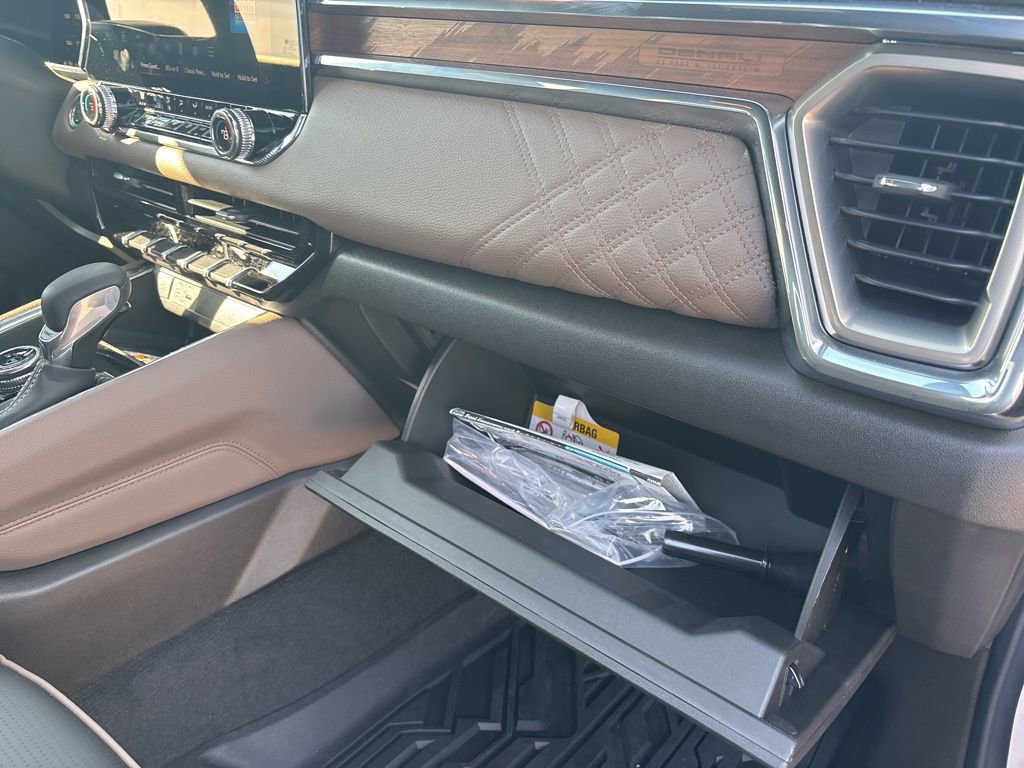 Used 2026 GMC Canyon Denali image 24