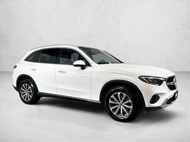 Used 2026 Mercedes-Benz GLC 300 4MATIC image 3
