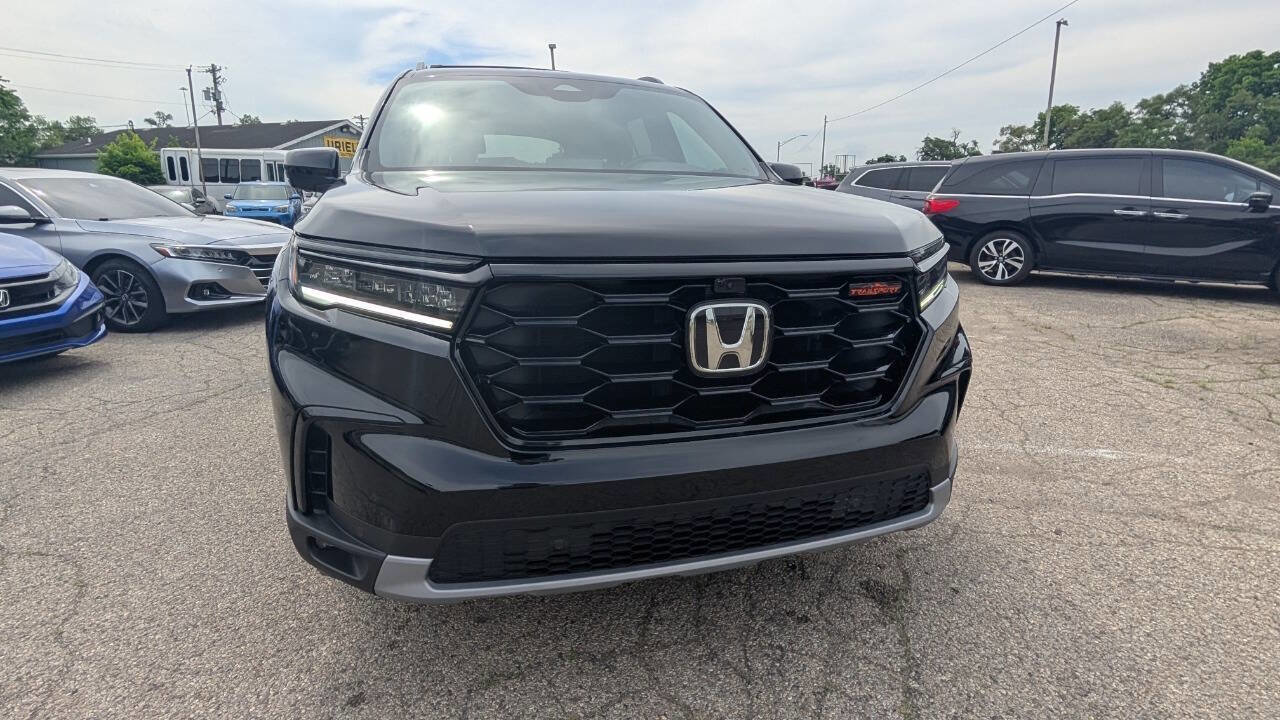 Used 2025 Honda Pilot TrailSport
