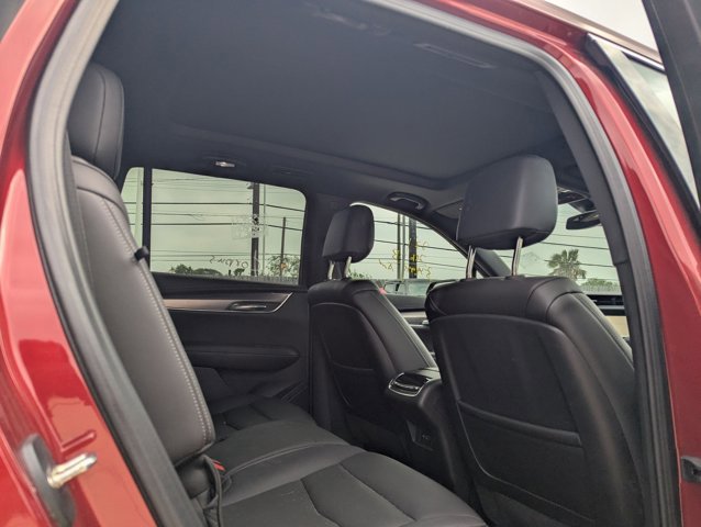 Used 2023 Cadillac XT6 Luxury AWD/4WD image 14