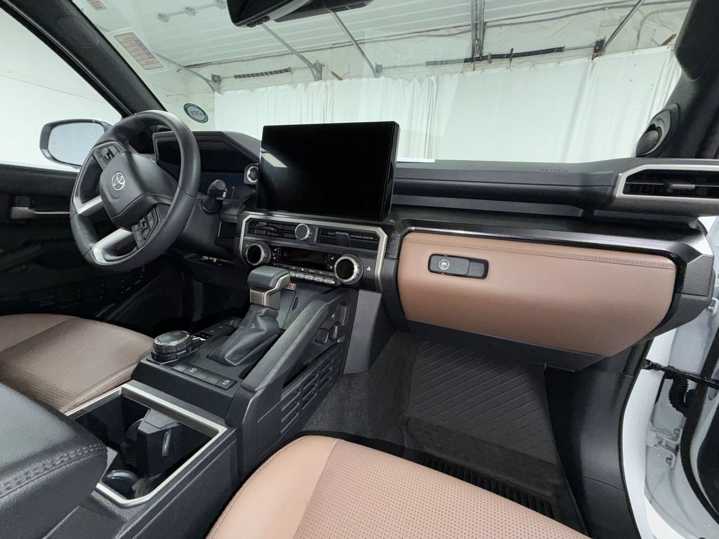 Used 2026 Toyota 4Runner Limited AWD/4WD image 19