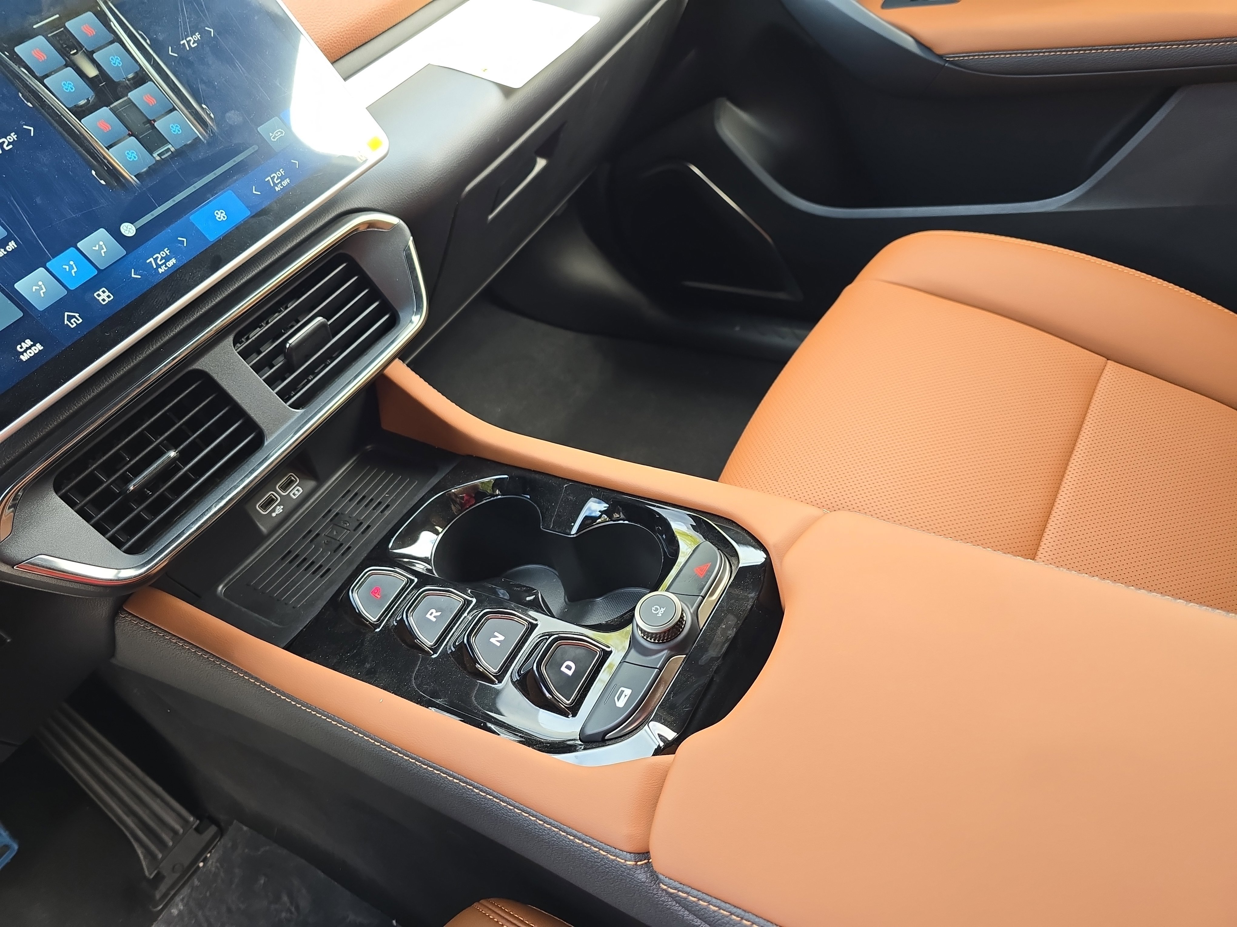 New 2025 VinFast VF 8 Plus image 23