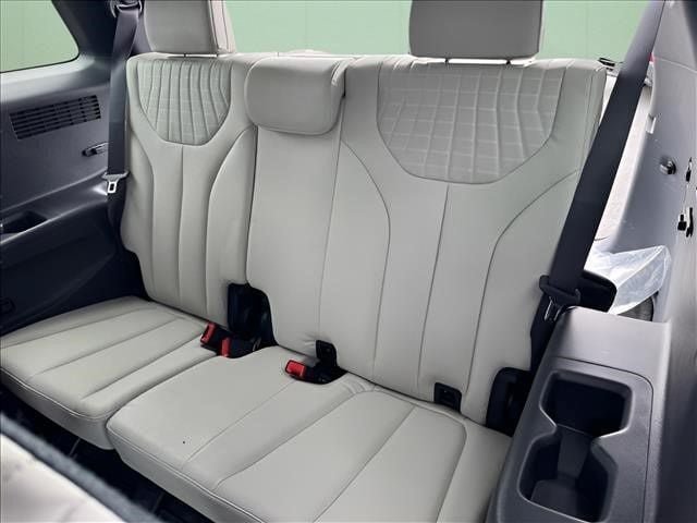Used 2023 Hyundai Palisade Limited FWD image 15