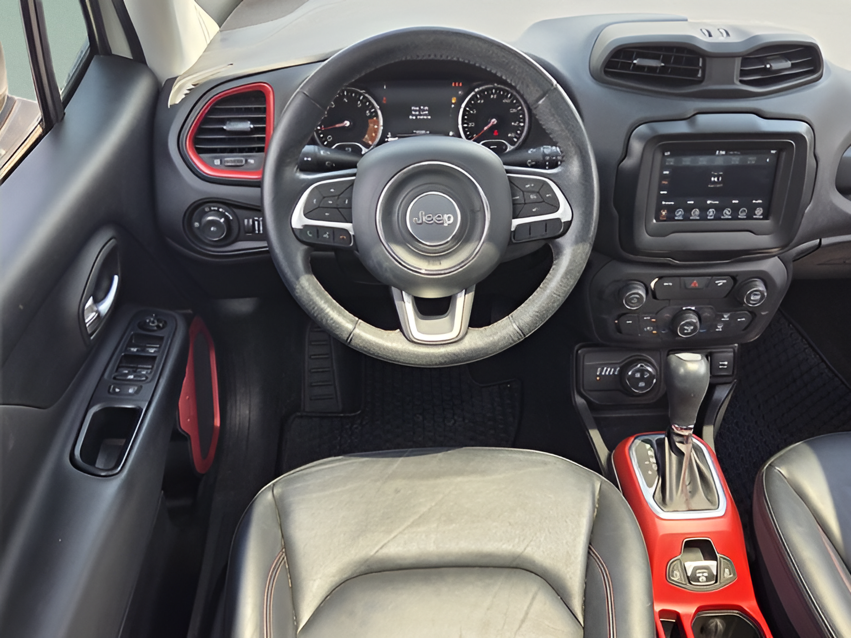 Used 2019 Jeep Renegade Trailhawk AWD/4WD image 10