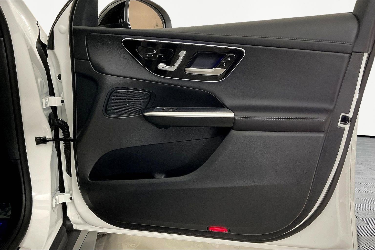 Certified 2025 Mercedes-Benz GLC 43 AMG 4MATIC image 28