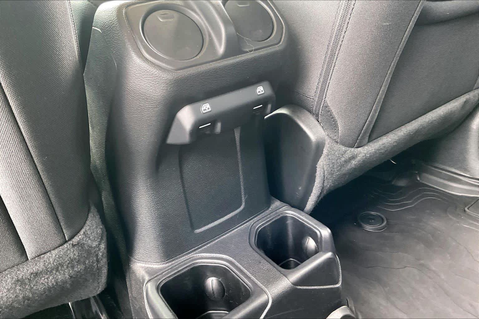 Used 2022 Jeep Wrangler Unlimited Sport AWD/4WD image 31