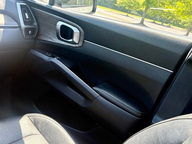 Used 2022 Kia Sorento EX w/ Panoramic Sunroof Package FWD image 26