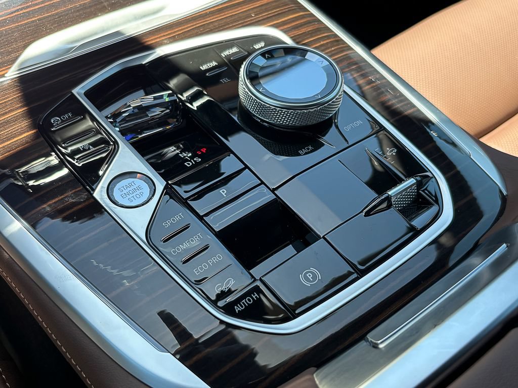 New 2027 BMW X7 xDrive40i w/ Executive Package AWD/4WD image 9