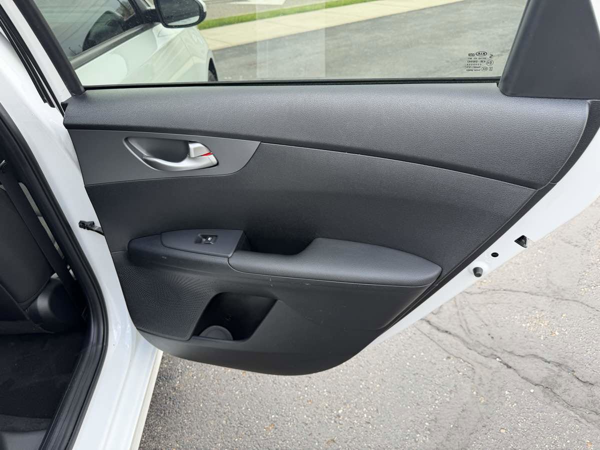 Used 2019 Kia Forte LXS FWD image 17