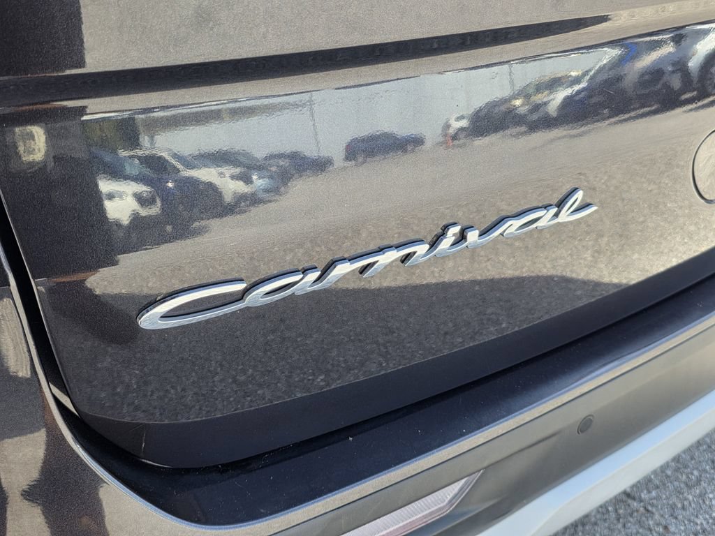 Used 2022 Kia Carnival LX FWD image 8