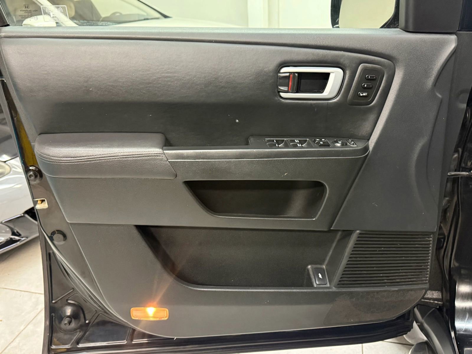 Used 2010 Honda Pilot Touring image 15