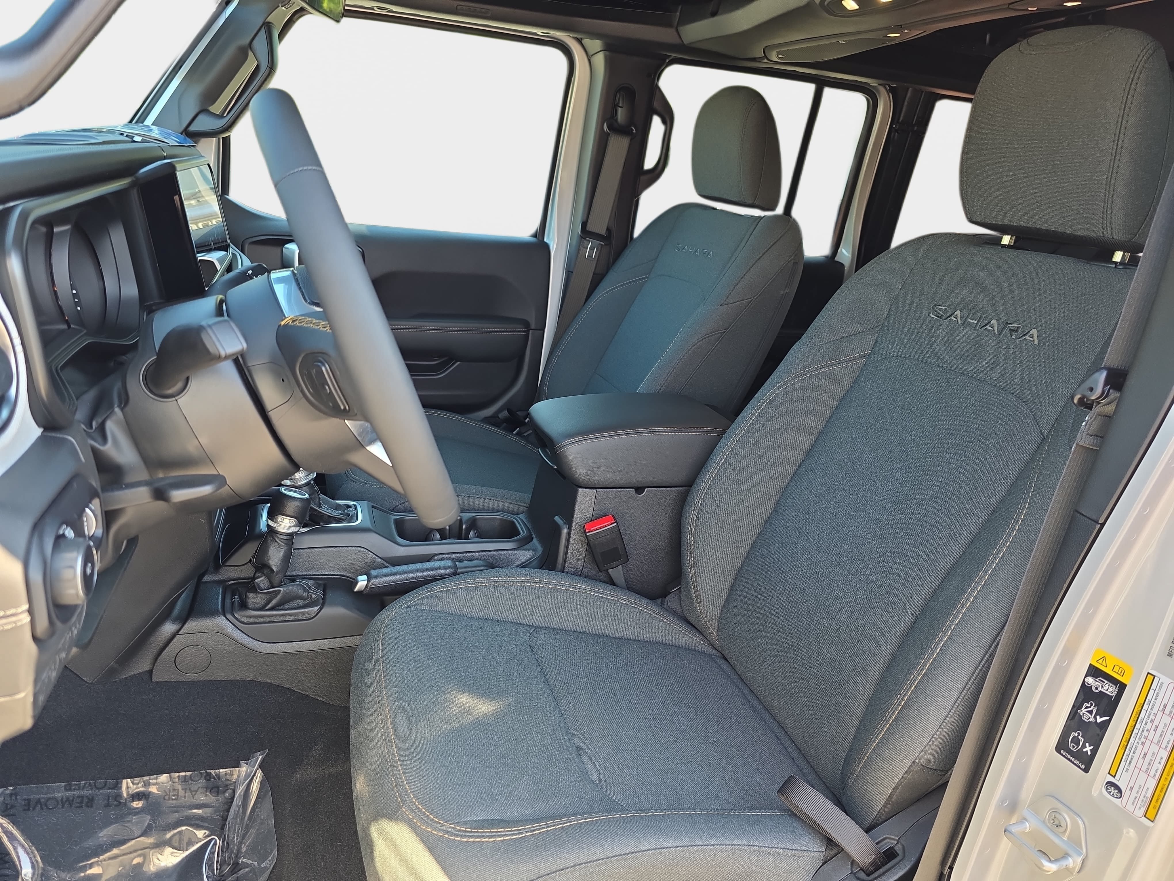 Used 2024 Jeep Wrangler Unlimited Sahara w/ Safety Group AWD/4WD image 12