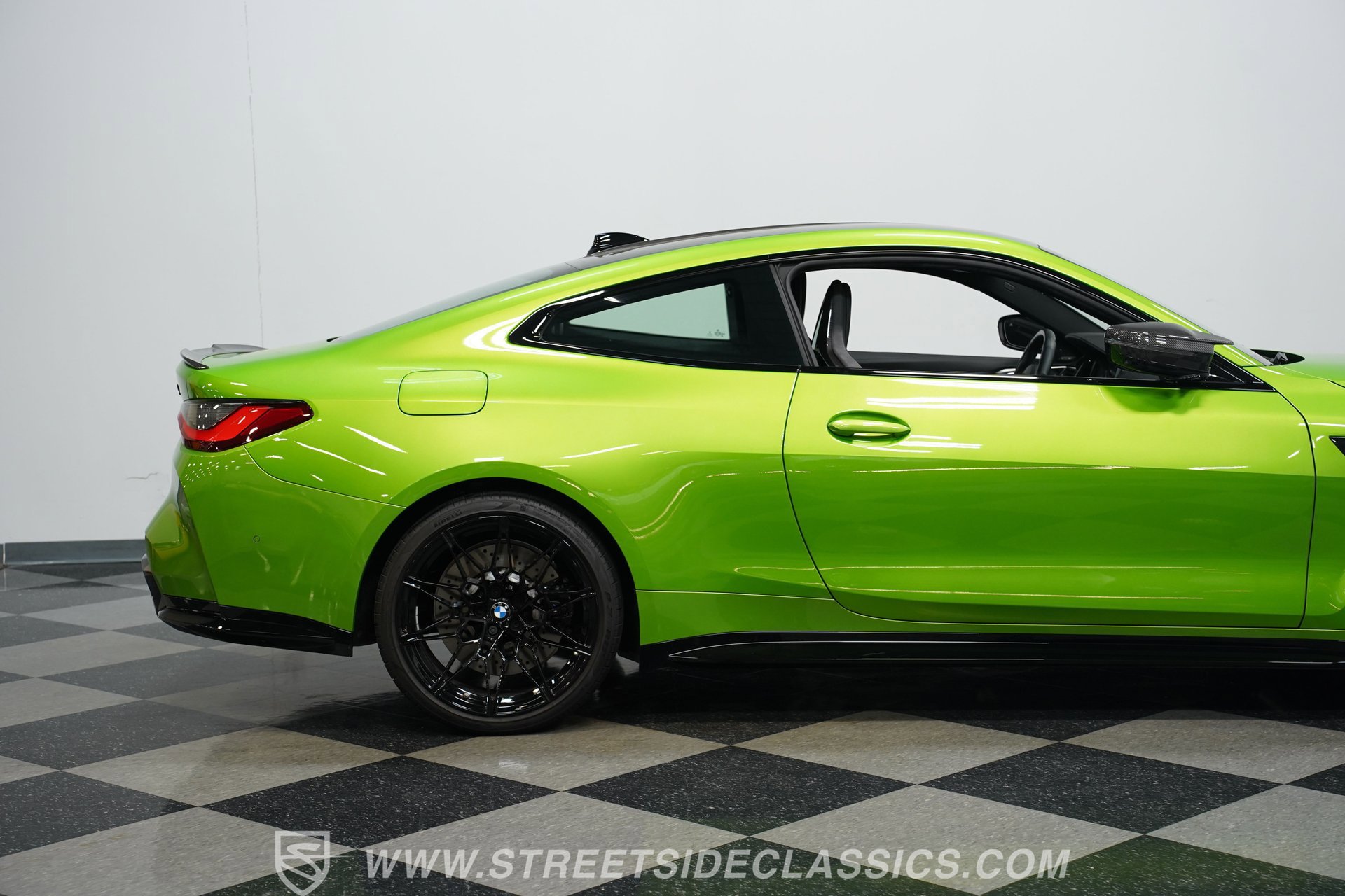 Used 2021 BMW M4 Competition w/ M Carbon Exterior Package RWD image 29