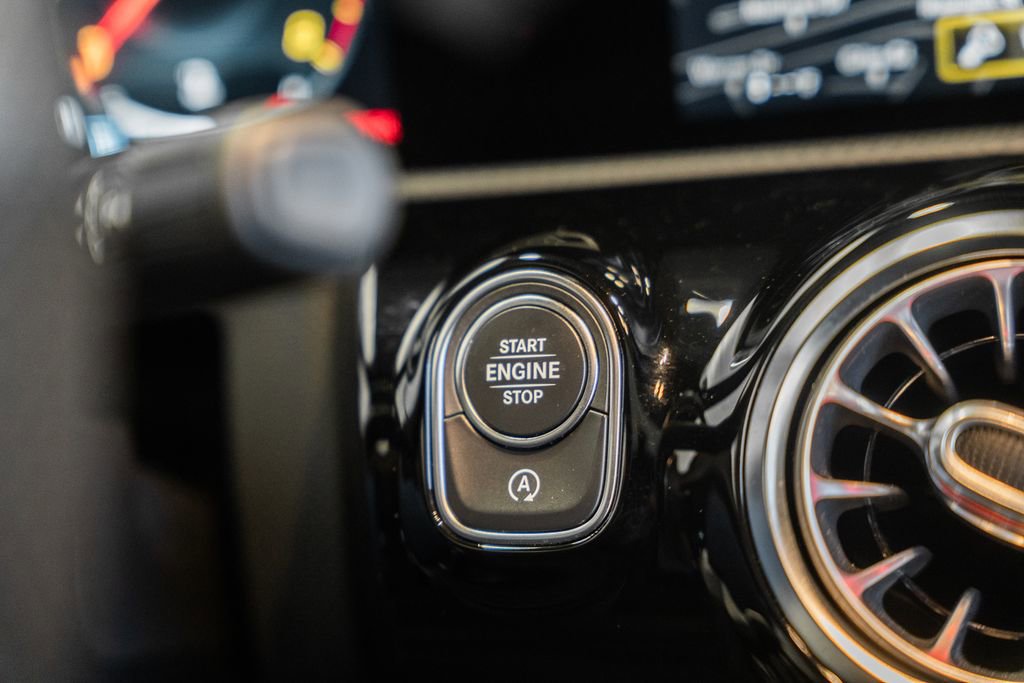 Used 2021 Mercedes-Benz A 35 AMG 4MATIC image 26