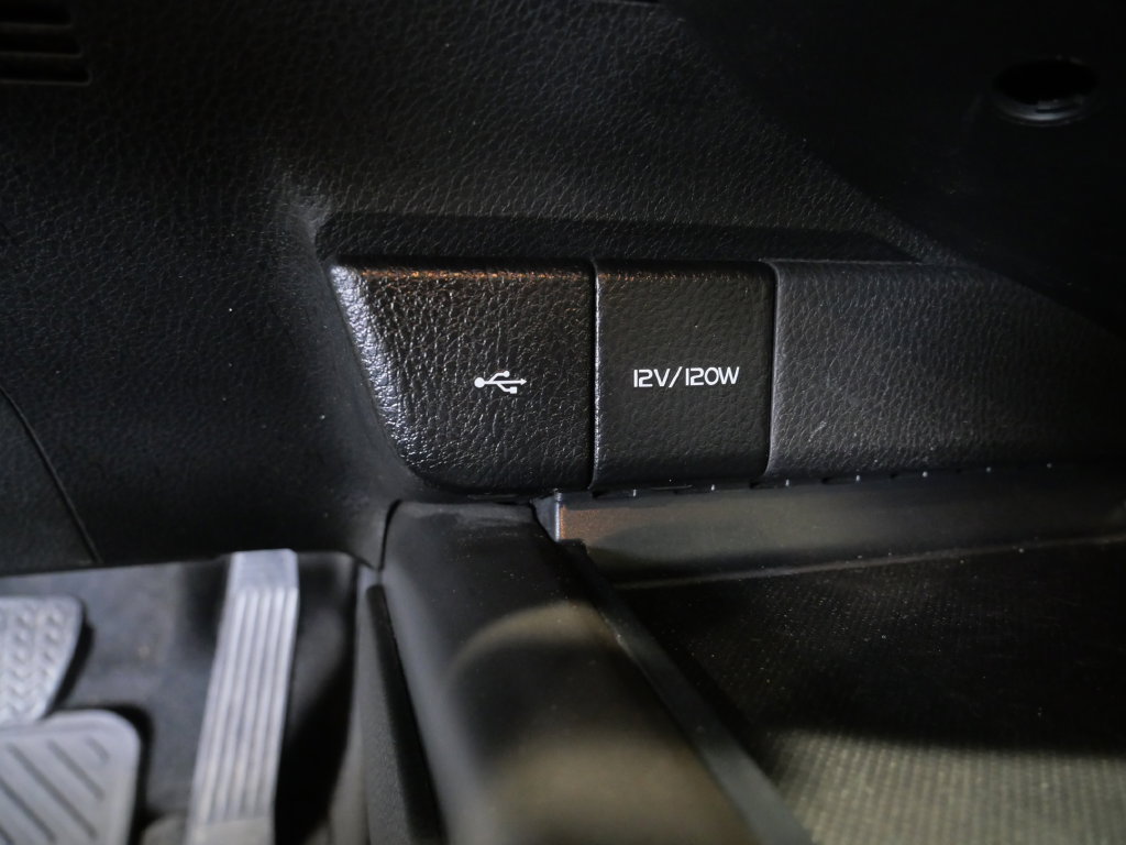 Used 2023 Toyota Camry SE w/ Cold Weather Package FWD image 24