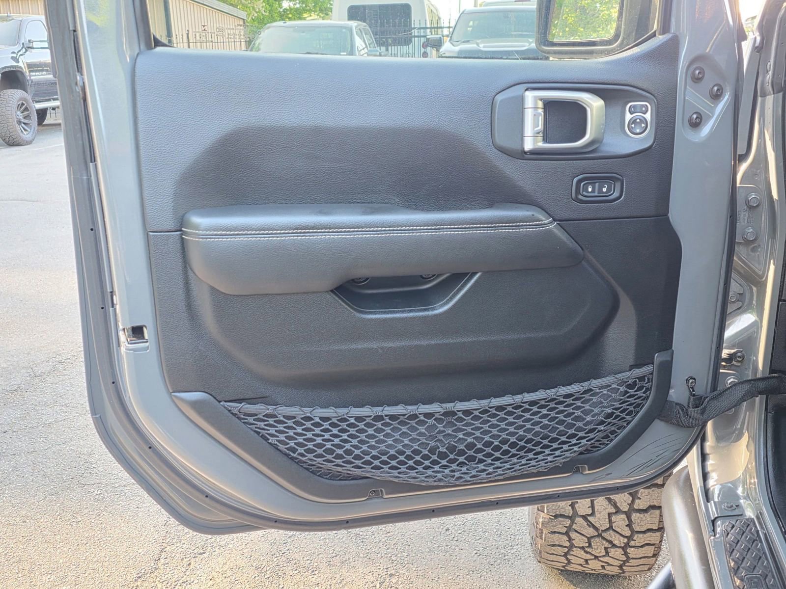 Used 2020 Jeep Gladiator Overland AWD/4WD image 22