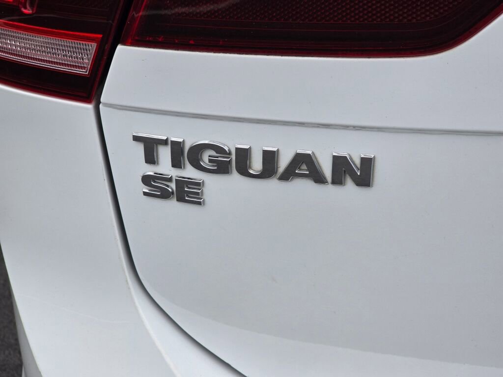 Used 2020 Volkswagen Tiguan SE image 15