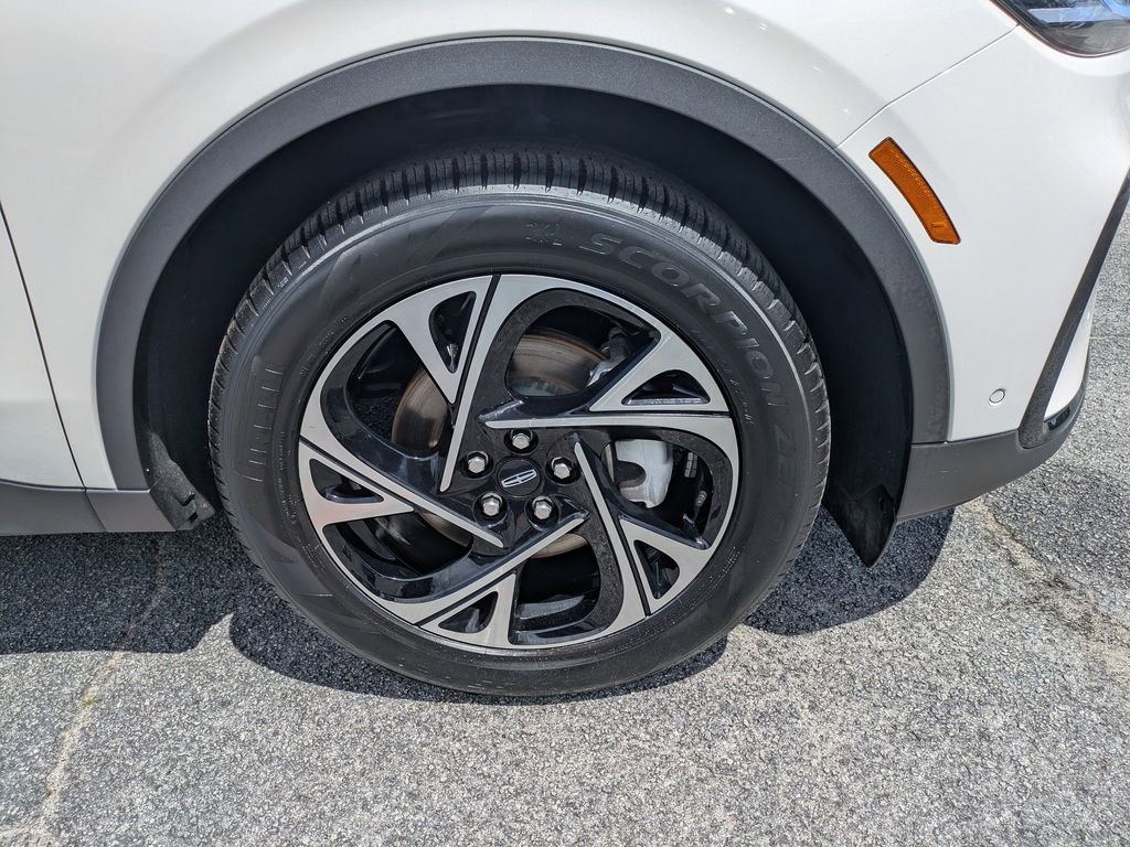 Used 2024 Lincoln Nautilus Premier w/ Jet Appearance Package AWD/4WD image 11