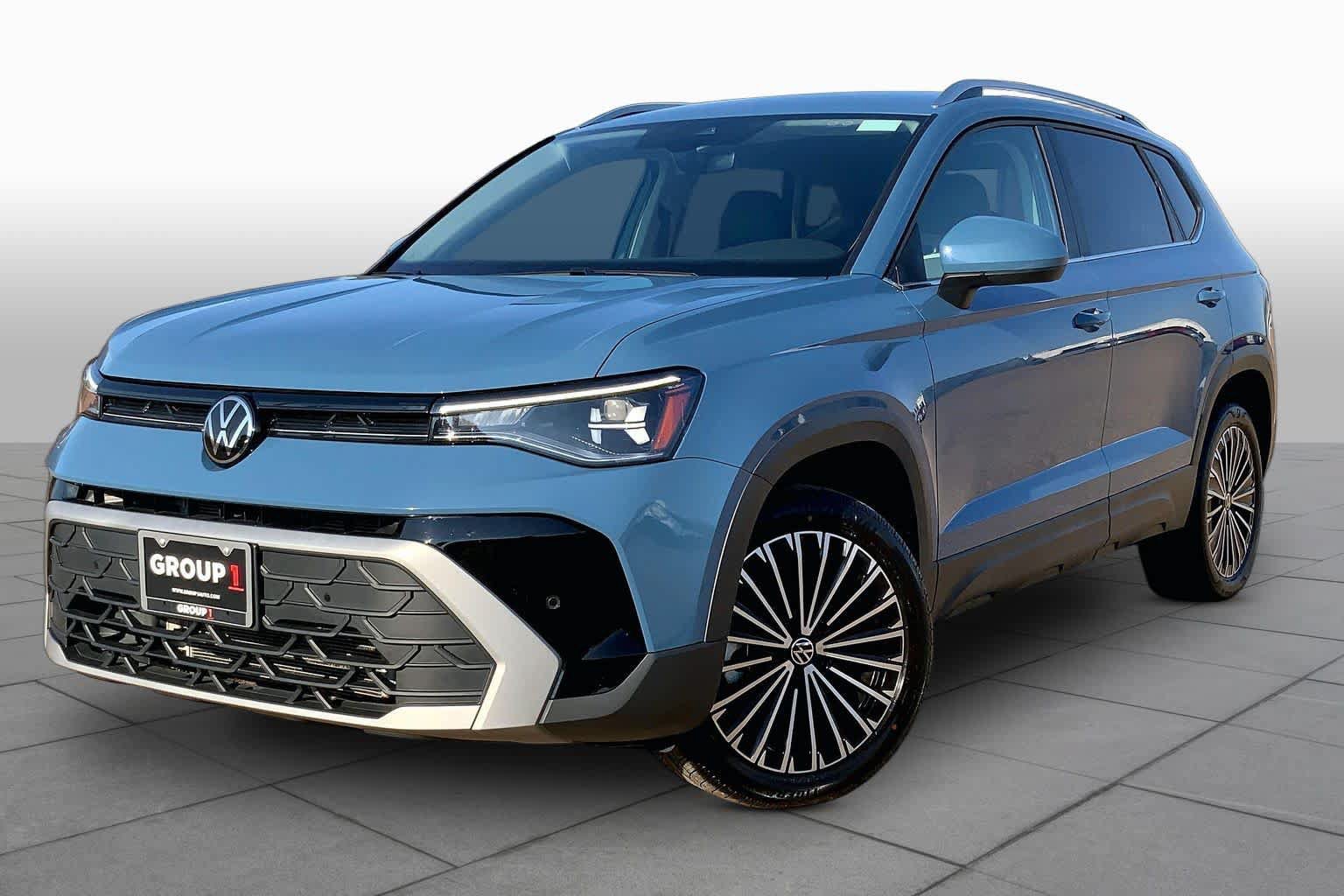 Used 2026 Volkswagen Taos SE FWD image 1