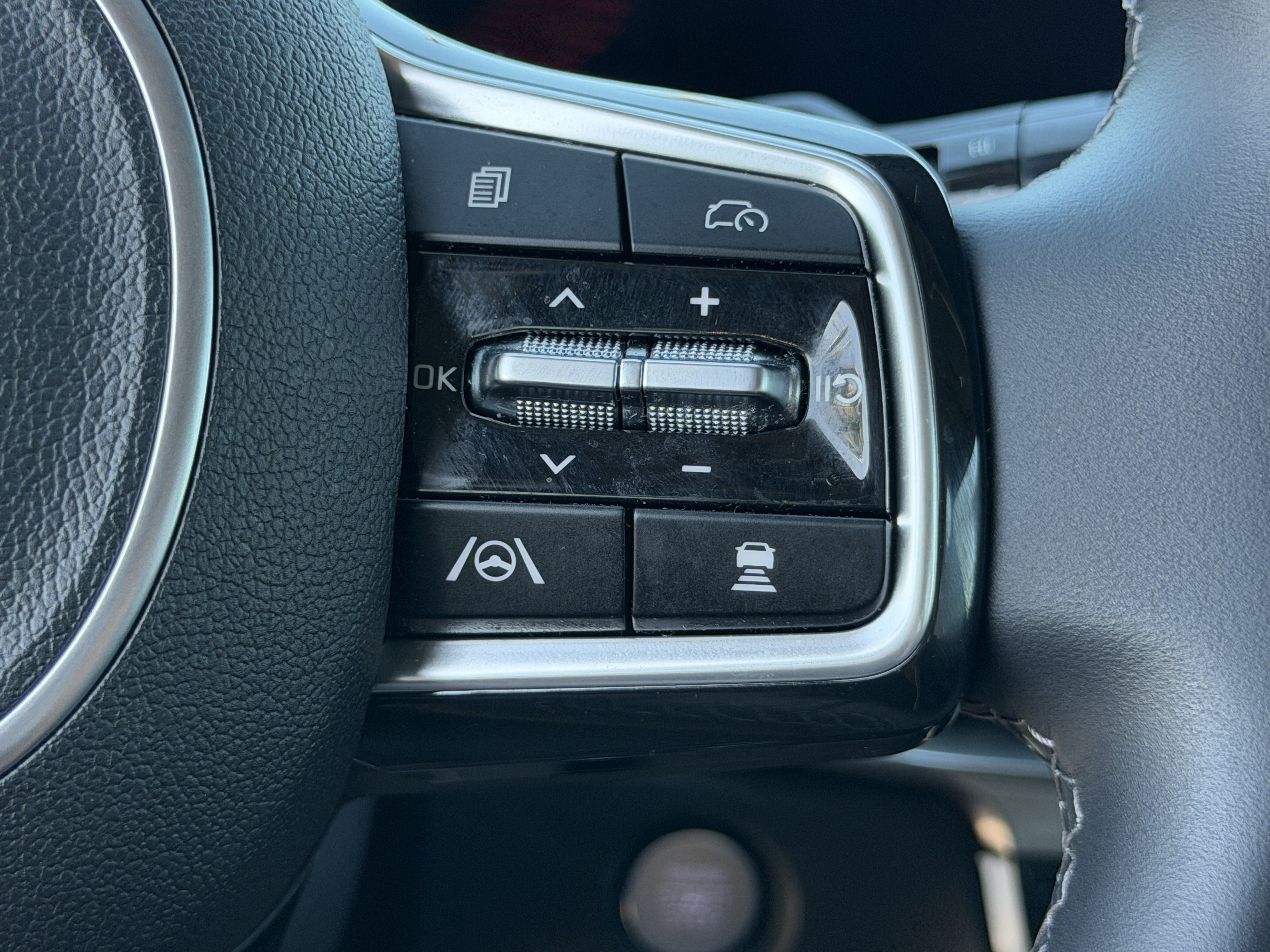 Certified 2025 Kia Sorento S w/ Panoramic Sunroof Package FWD image 21