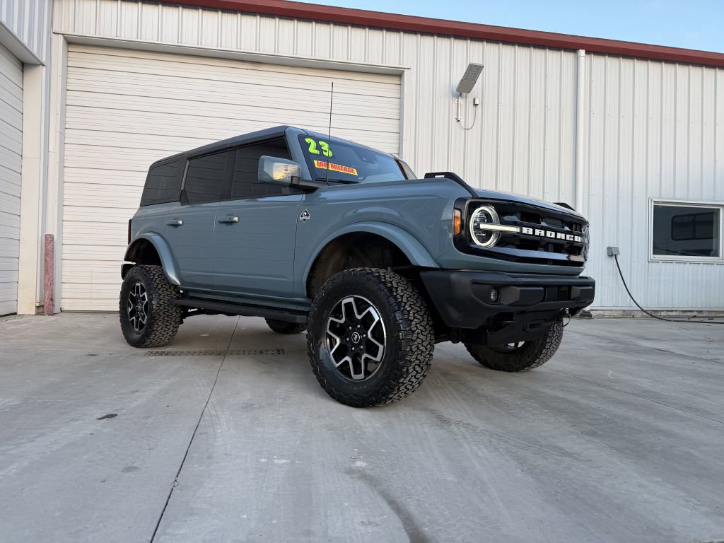 Used 2023 Ford Bronco Outer Banks image 1