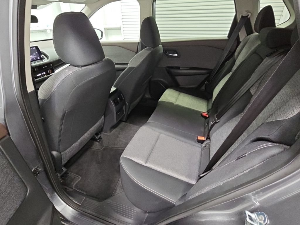 Used 2023 Nissan Rogue SV FWD image 29