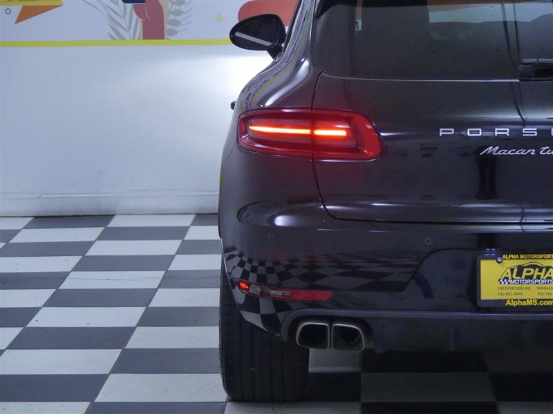 Used 2018 Porsche Macan Turbo AWD/4WD image 32